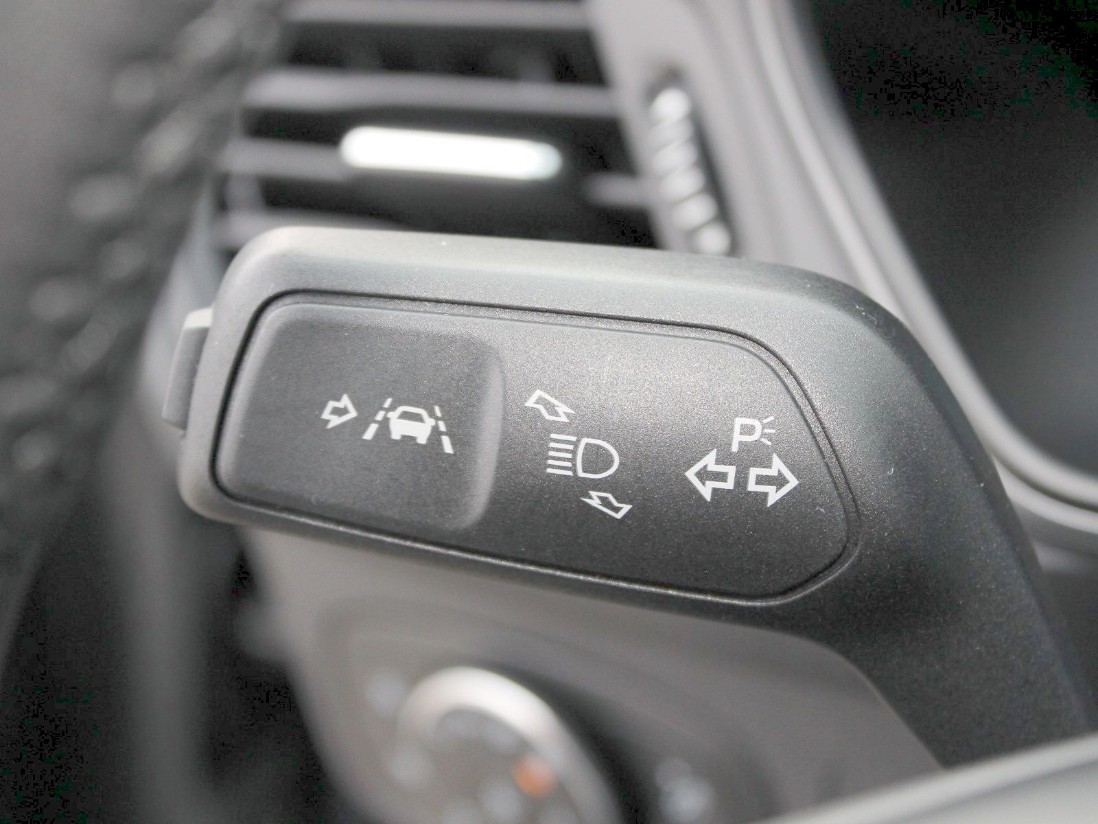Fahrzeugabbildung Ford Focus Cool & Connect 1,5 EcoBlue