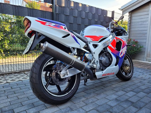 Honda CBR900RR