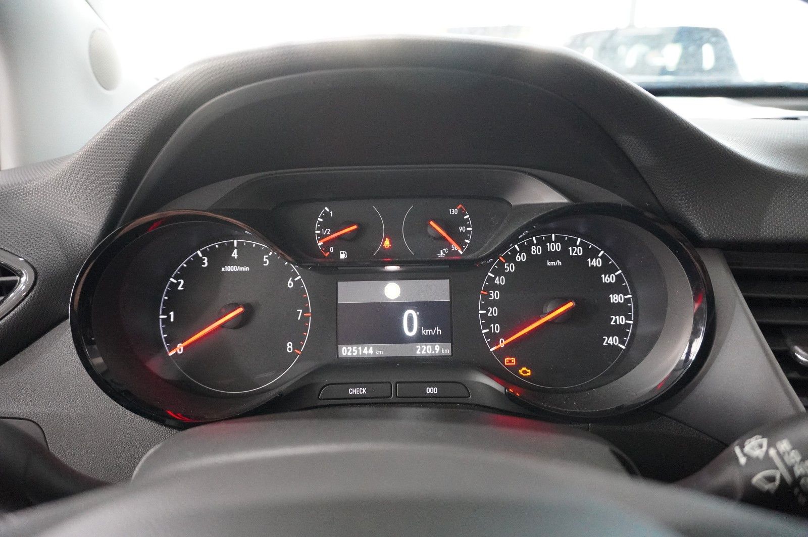 Fahrzeugabbildung Opel Crossland (X) 1.5D EDITION NAVI/LED/KAMERA/DAB+