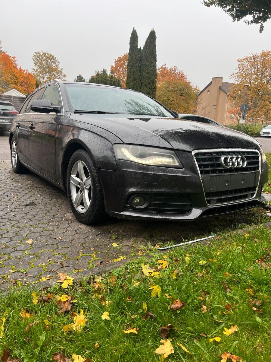 Audi A4 2011 — rear view