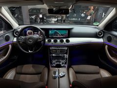 MERCEDES-BENZ E 250 T Avantgarde*WIDE*LEDER*HEADUP*360*AMBIENT