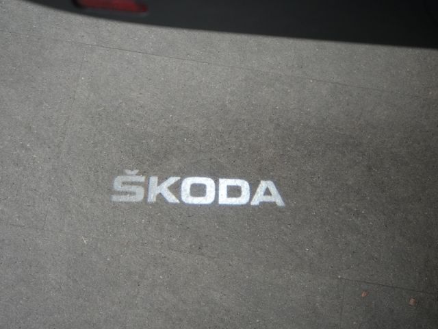 Octavia COMBI TOUR TDI DSG+AHK+KLIMA+NAVI+LED-SC