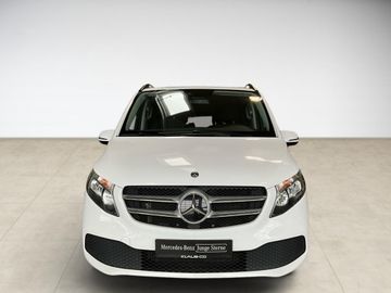 Mercedes V 220 - 2