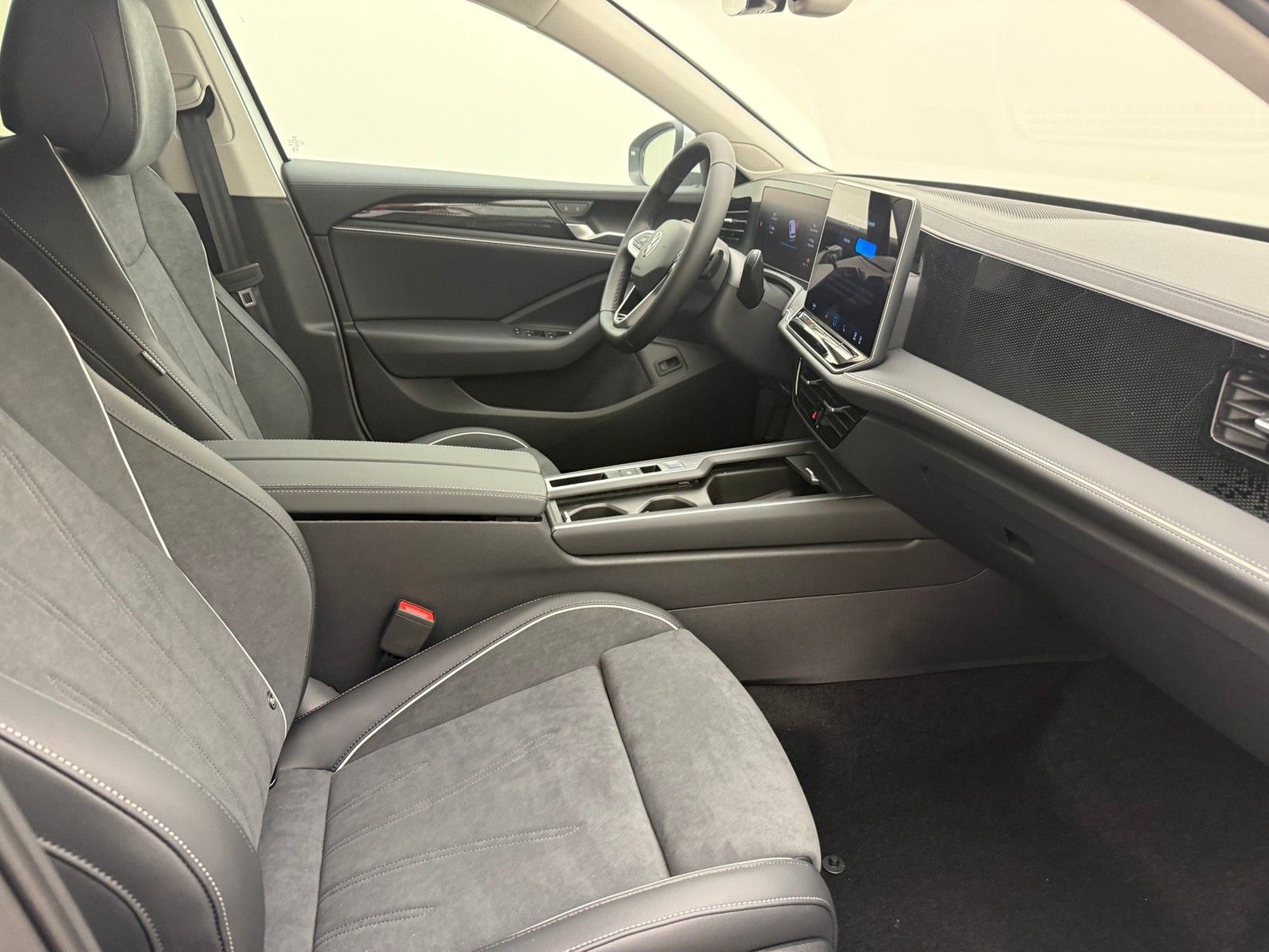 Volkswagen Passat Variant TDI DSG Business IQ.17HeadUp AHK imagem 3