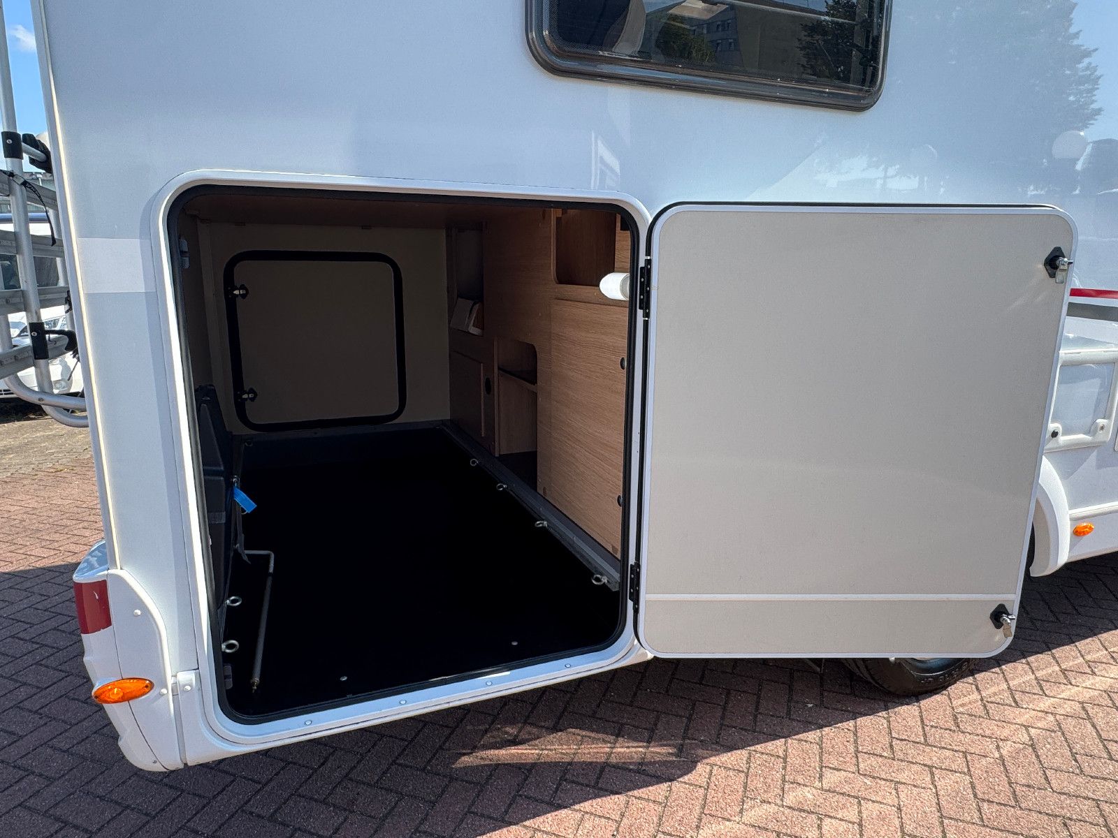 Fahrzeugabbildung Sunlight T 68 FIAT DUCATO NAVI KAMERA SAT TV EB & HUBBETT