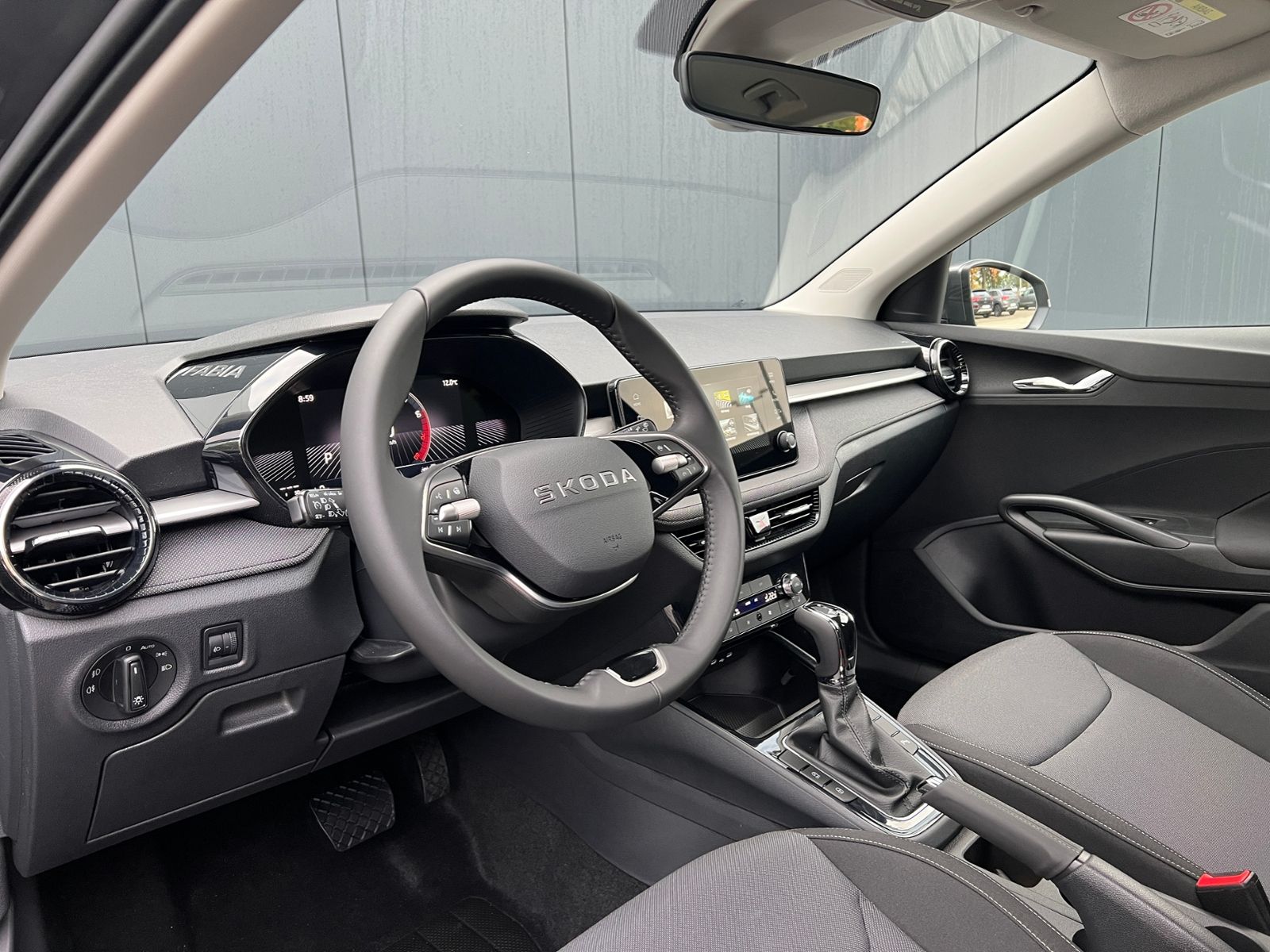 Fahrzeugabbildung SKODA Fabia Edition 130 1.0 TSI DSG *Garantie, LED, 15