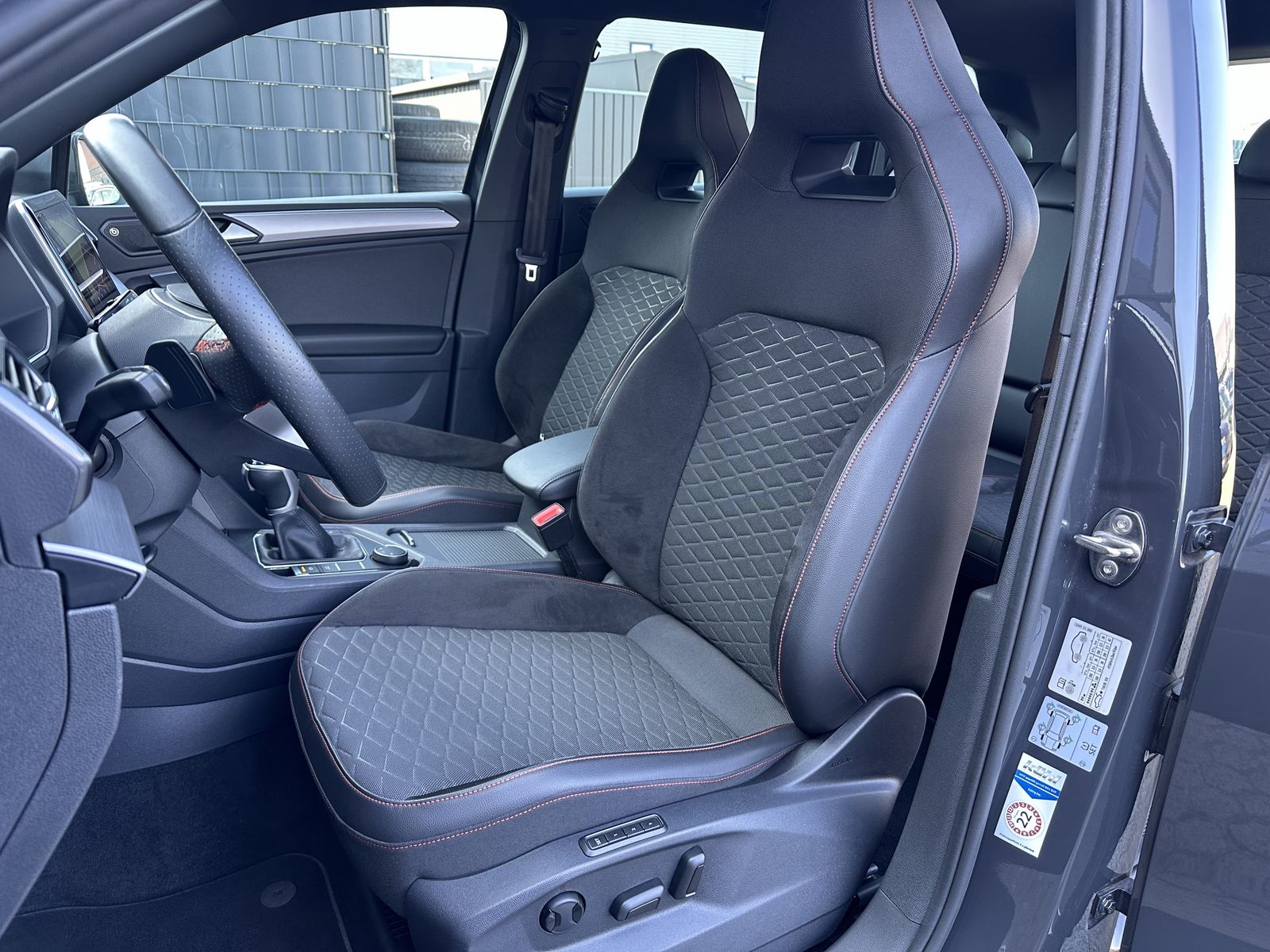 Fahrzeugabbildung SEAT Tarraco 2.0 TDI DSG FR NAV+LED+VCOCK+KAM+CARPLAY