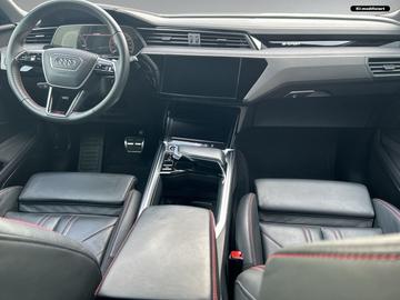 صورة 8 لـ 2023 AUDI Q8 E-TRON