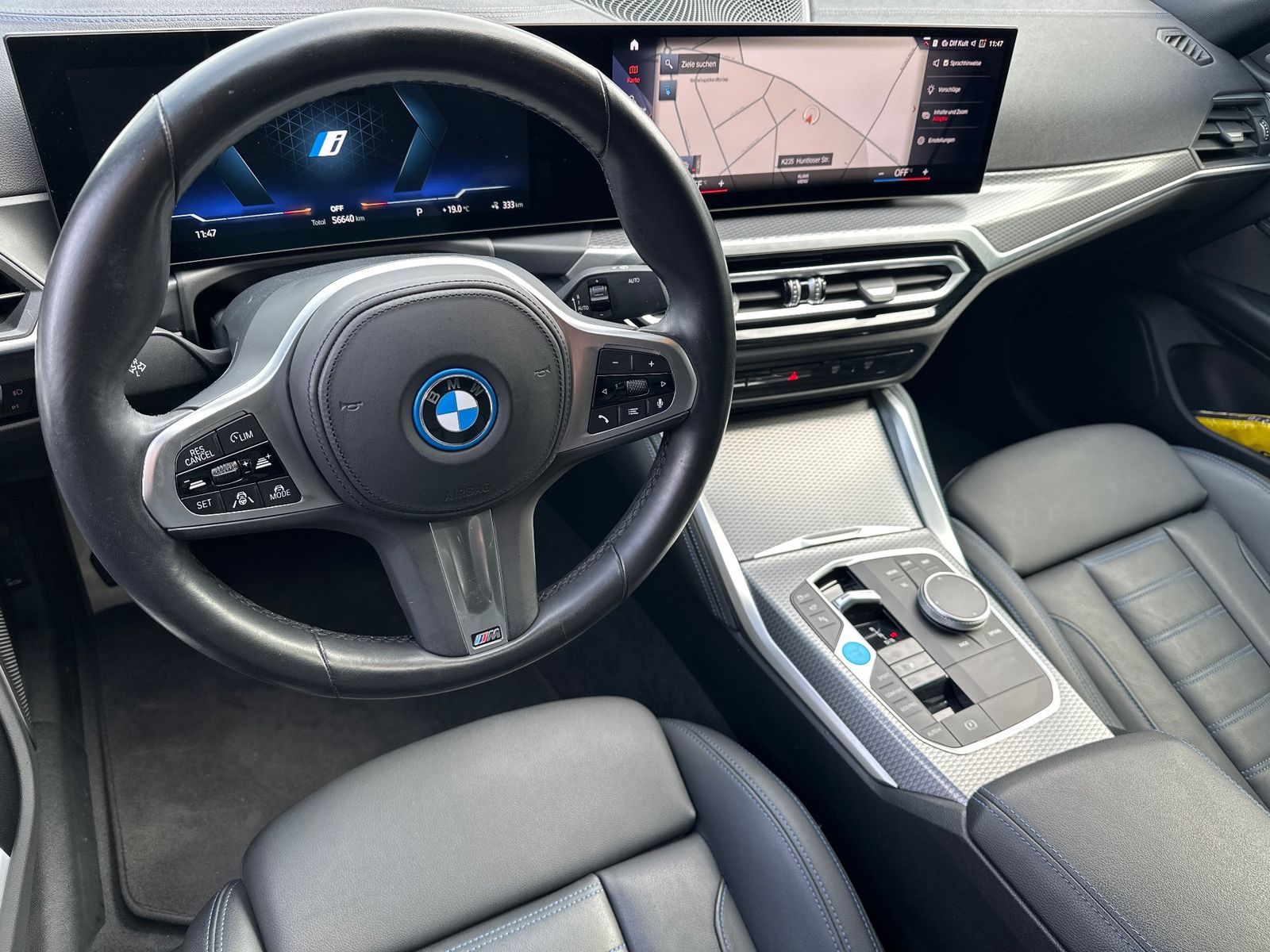 Fahrzeugabbildung BMW i4 GC eDrive40 M-Sport NAV+LED+GLASDACH+ACC+VC
