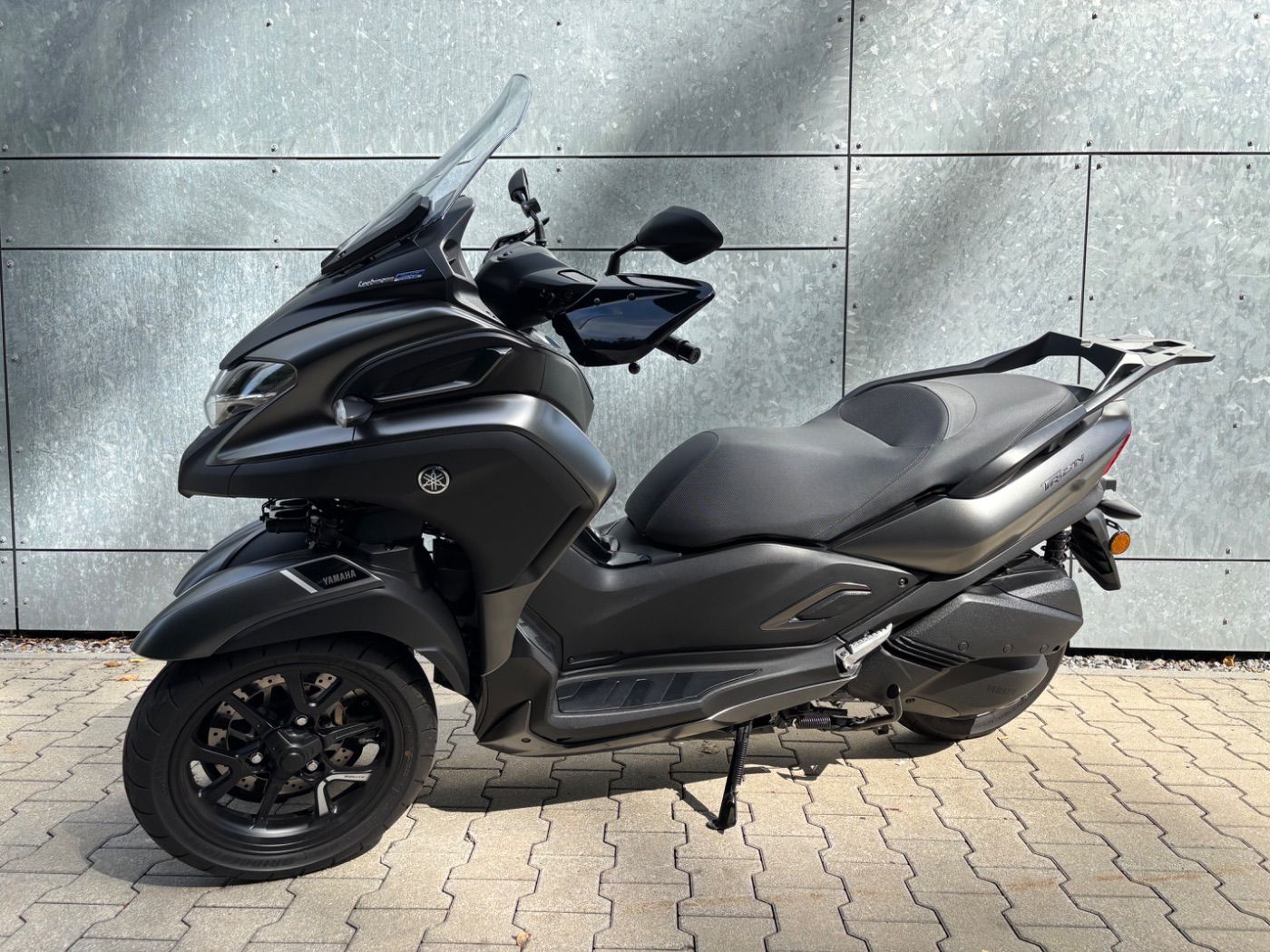Fahrzeugabbildung Yamaha Tricity 300 Handschutz Gepäckbrücke