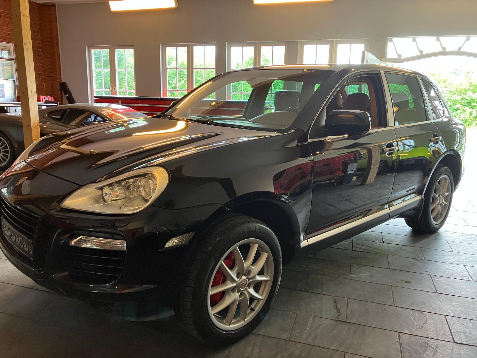 Porsche Cayenne Turbo *SCHW* 66TKM*