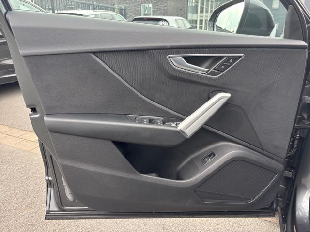 Q2 35 TFSI S line Matrix Kamera ACC CarPlay Sitz