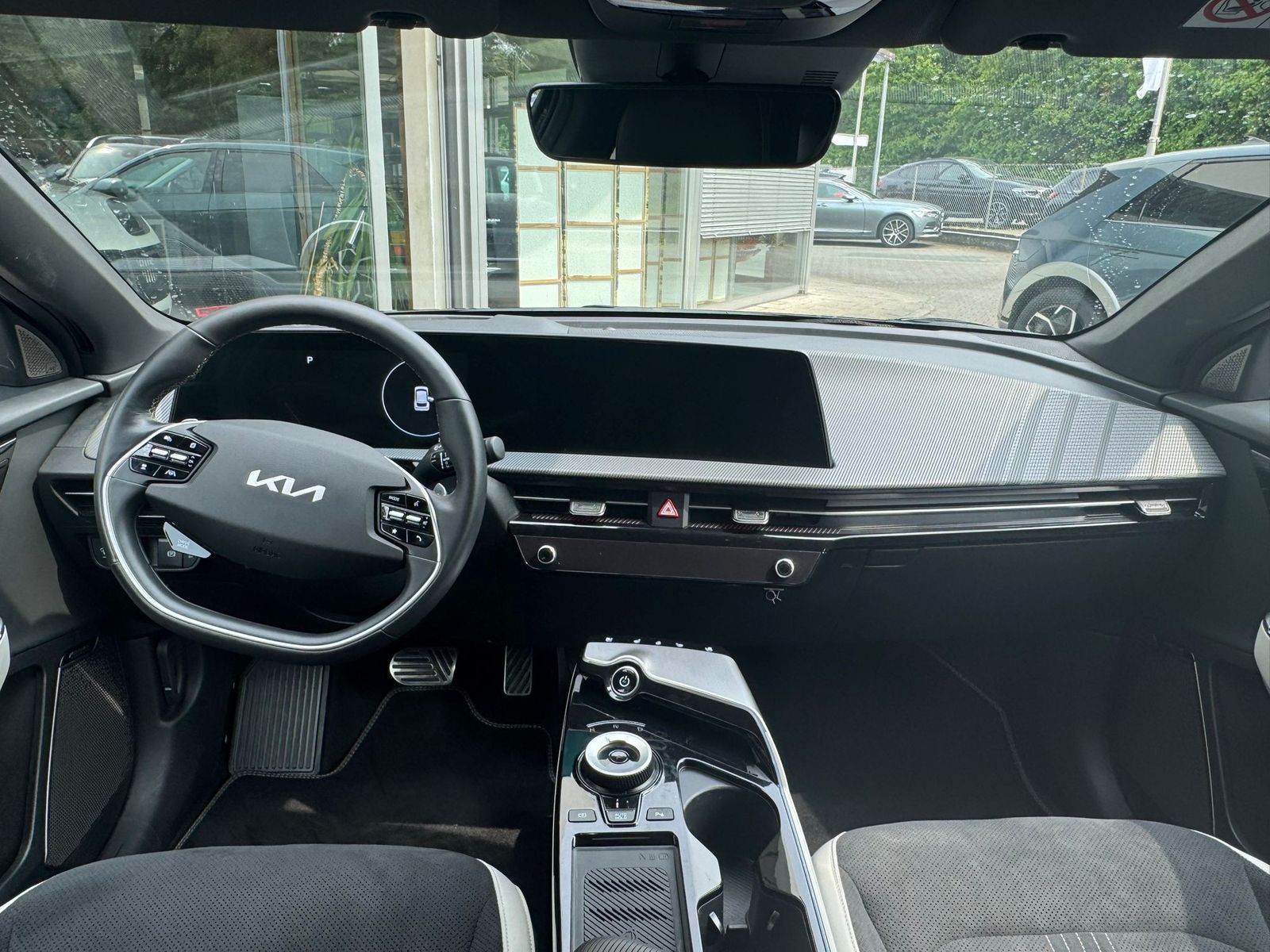 Fahrzeugabbildung Kia EV6 GT-Line 4WD WERKSGA+MEMO+AHK+HEAD+ACC+360°