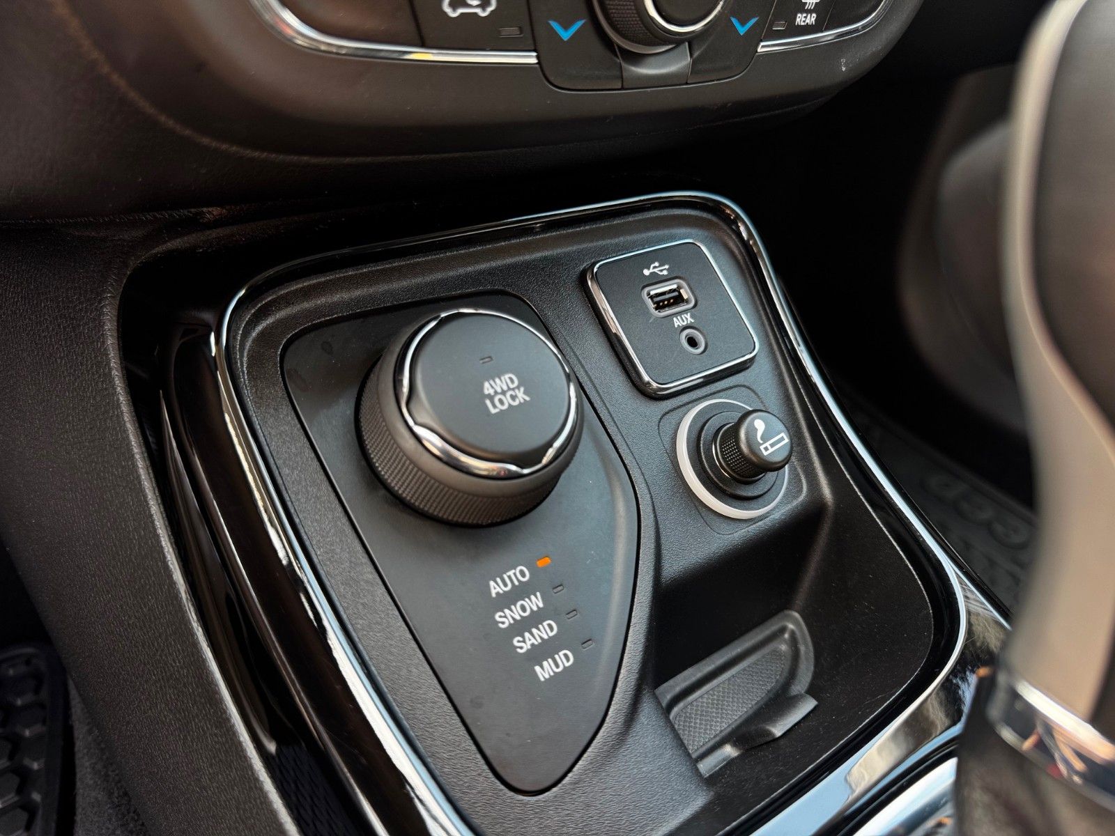 Fahrzeugabbildung Jeep Compass 1,4l 4x4 170PS NAVI SITZH. ACC KAMERA