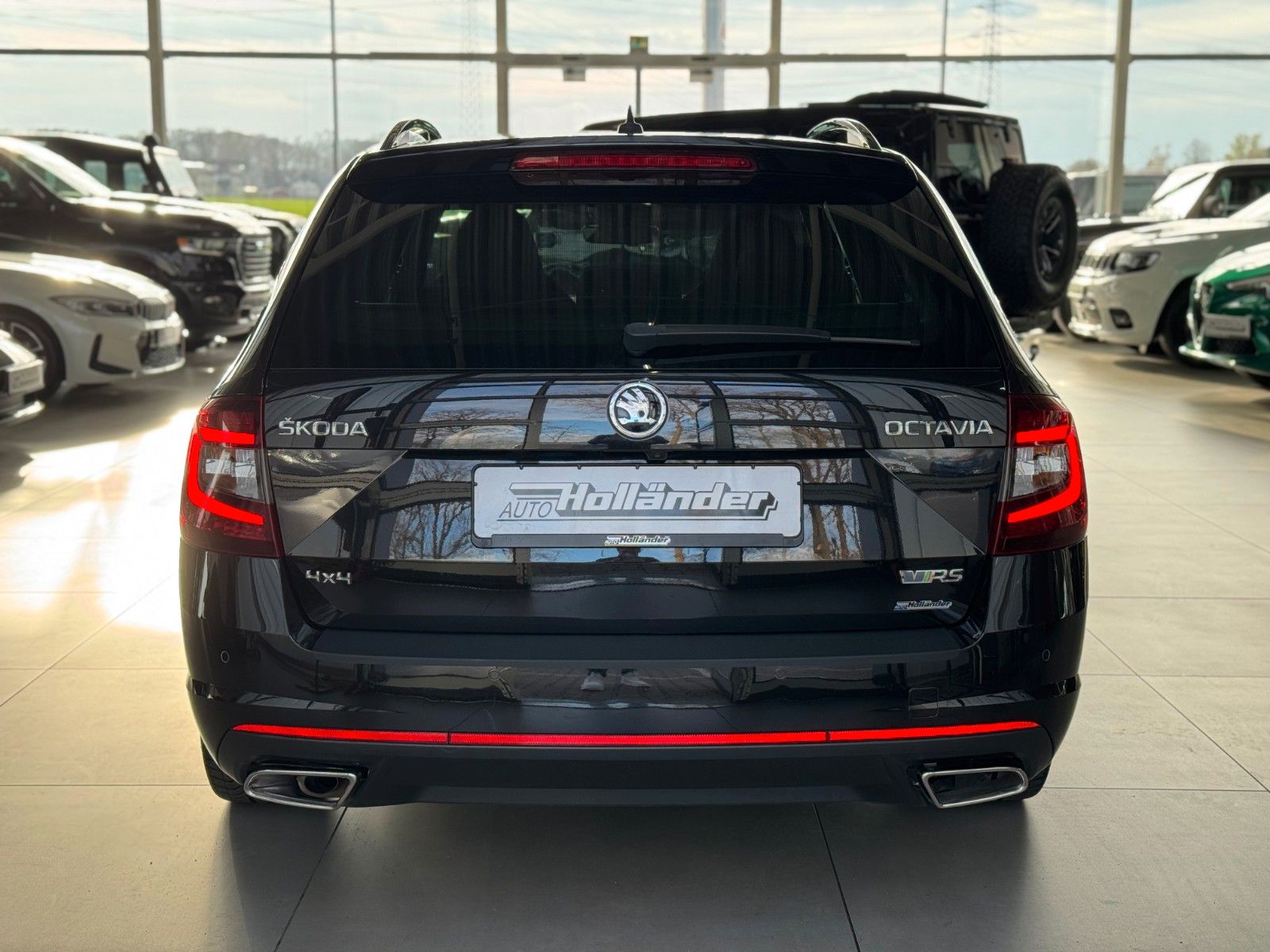 Fahrzeugabbildung SKODA Octavia Combi 2.0 TDI RS 4x4   "ACC Park-Paket"