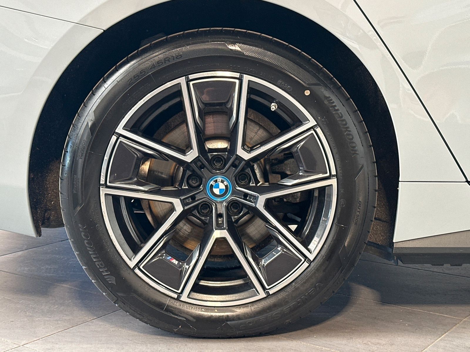 BMW i4 eDrive40 Gran Coupe M-Sport NAV+LED+AHK+KAM imagem 3