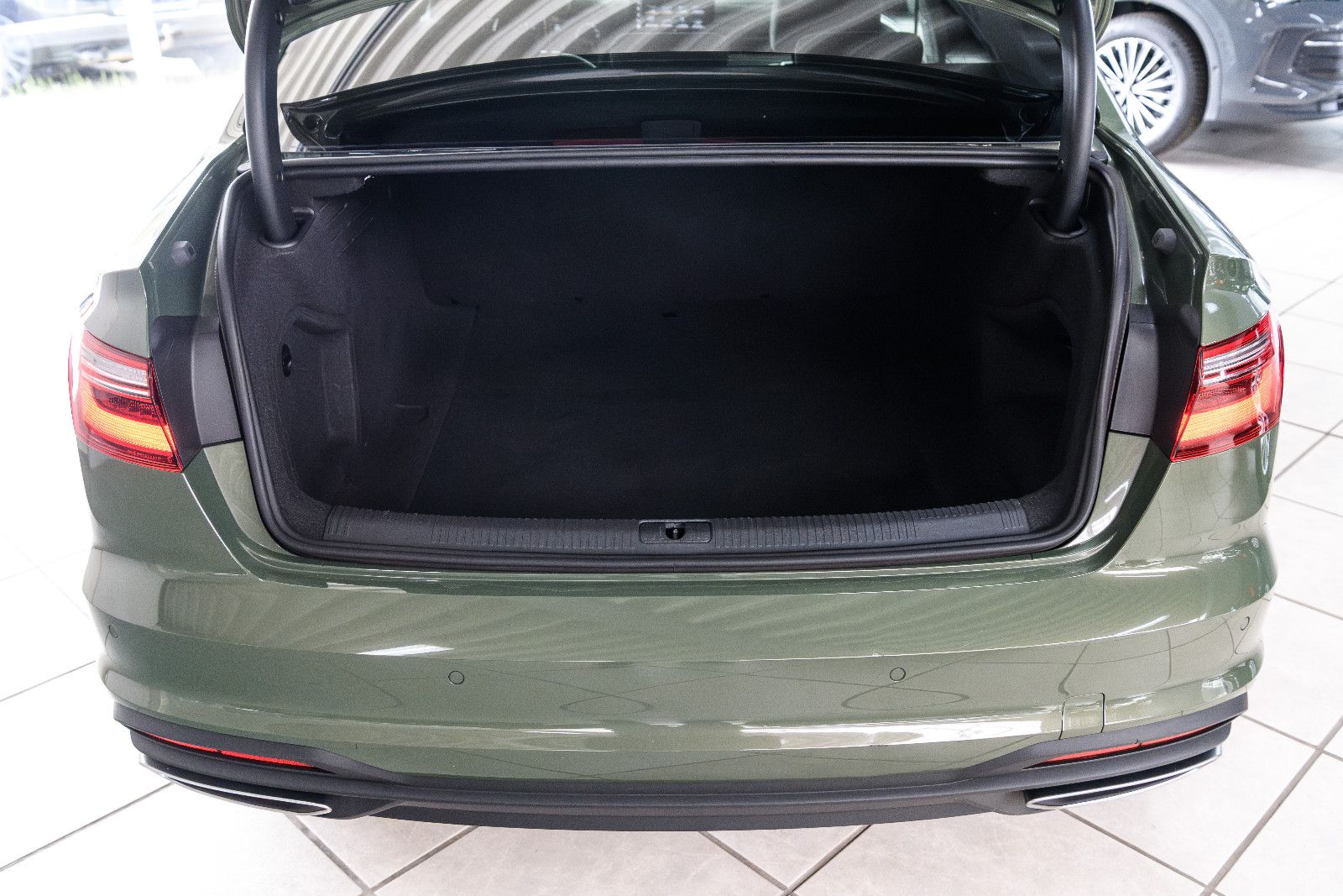 Fahrzeugabbildung Audi A4 Lim. 35 TFSI S-tronic+SHZ+elektr Sitze