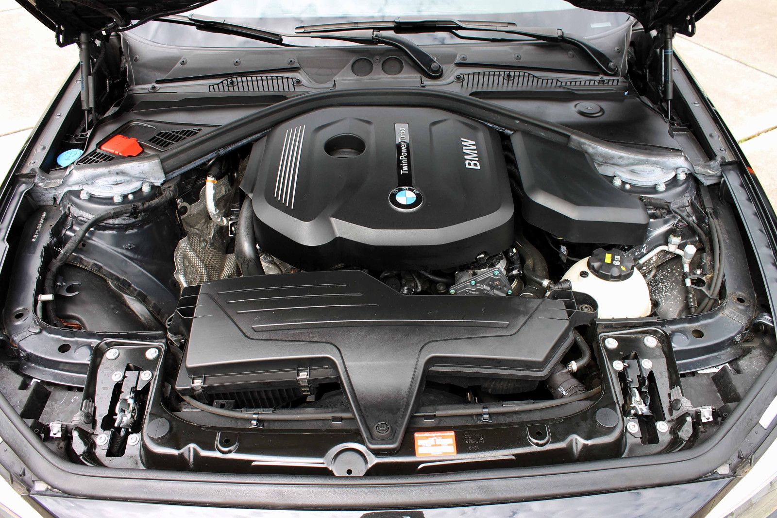 Fahrzeugabbildung BMW 118i F20 Edition M-Sport Shadow LED SHZ NAV KAM