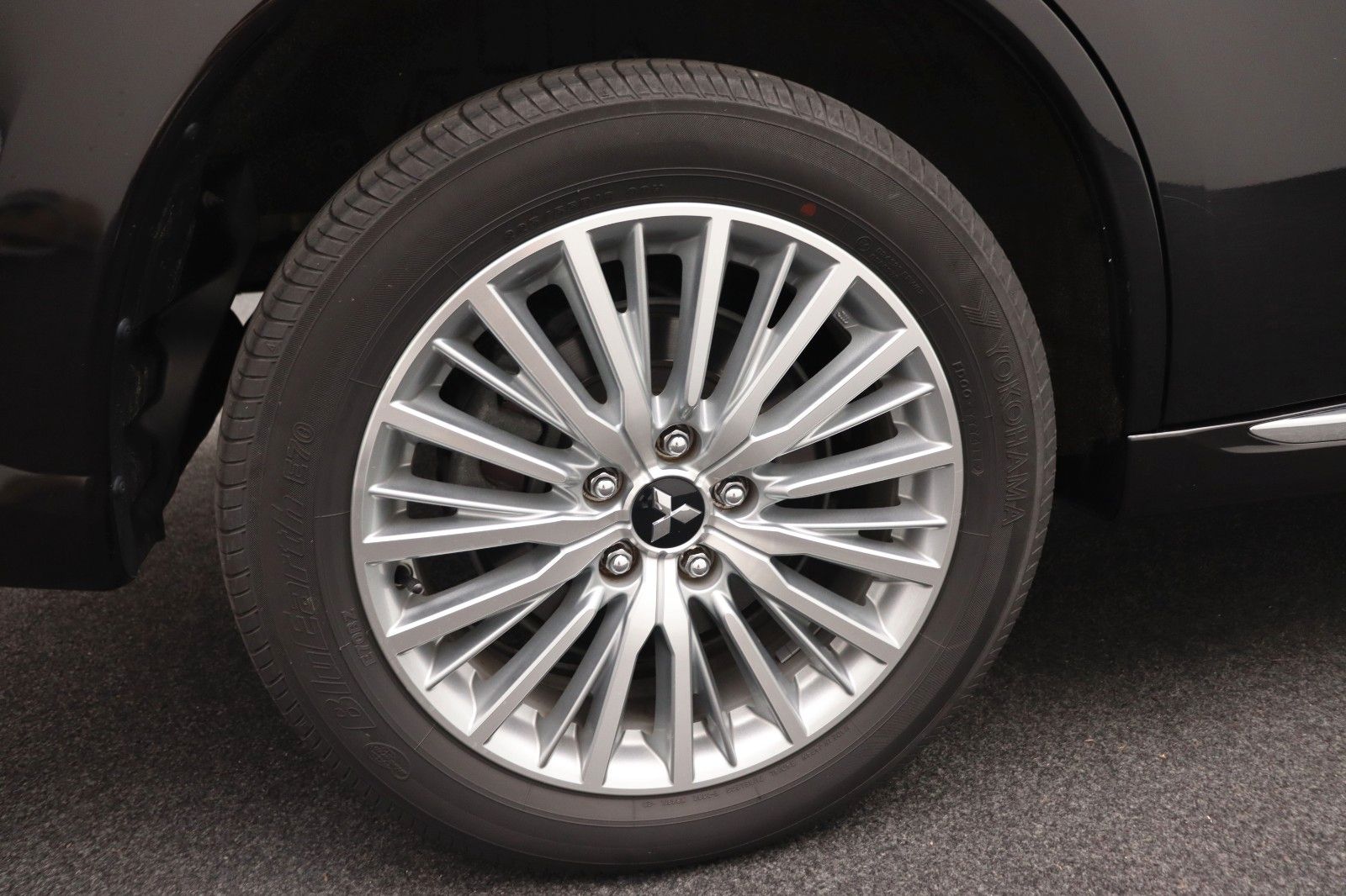 Fahrzeugabbildung Mitsubishi Outlander PHEV 2.4 Basis 4WD
