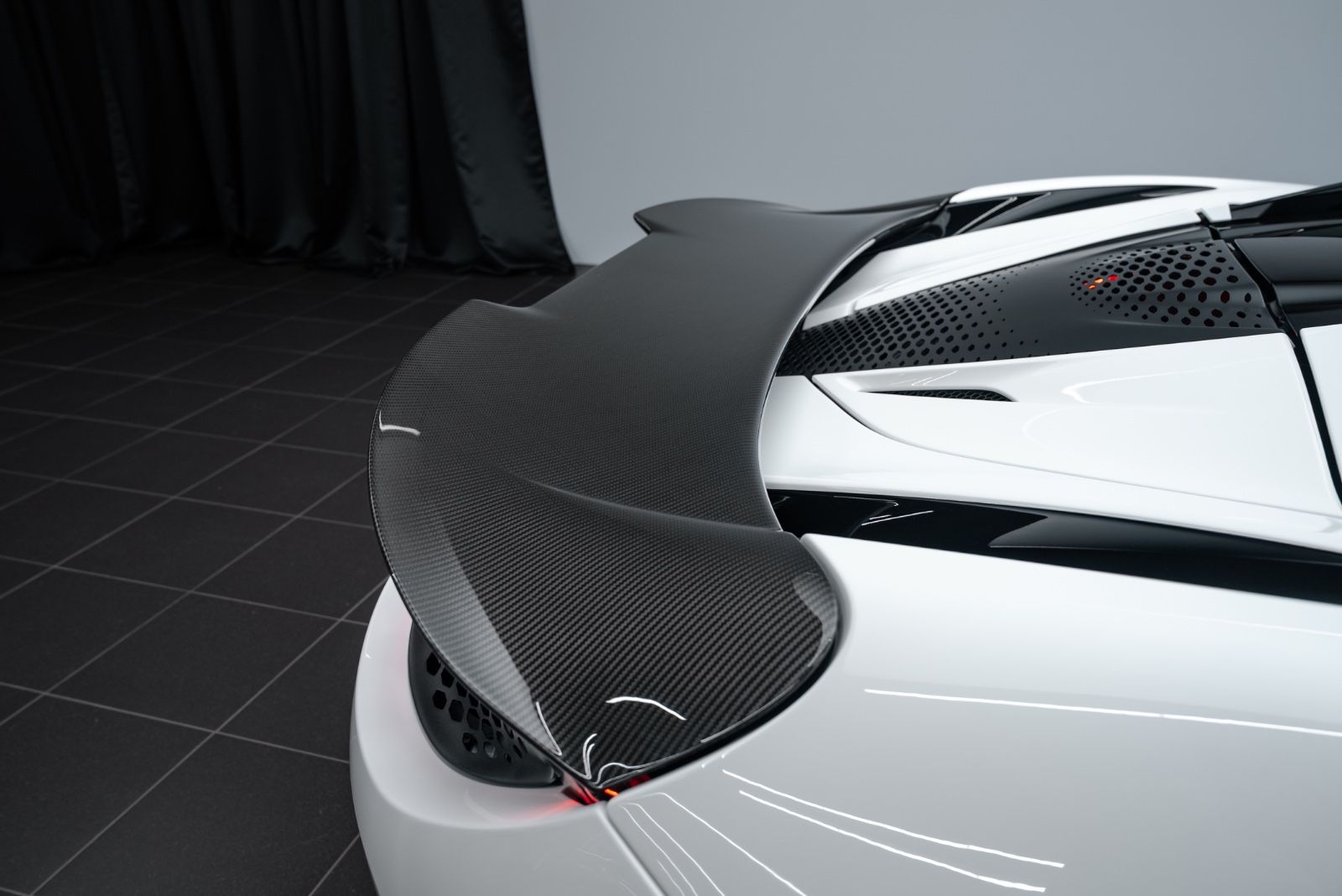 Fahrzeugabbildung McLaren 750S Spider CARBON/PERFORMANCE/360°CAMERA/B&W