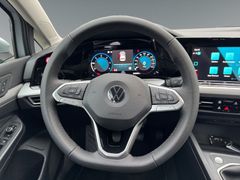 Fahrzeugabbildung Volkswagen Golf VIII Lim. Life Navi Massage Sitzh ACC Lane