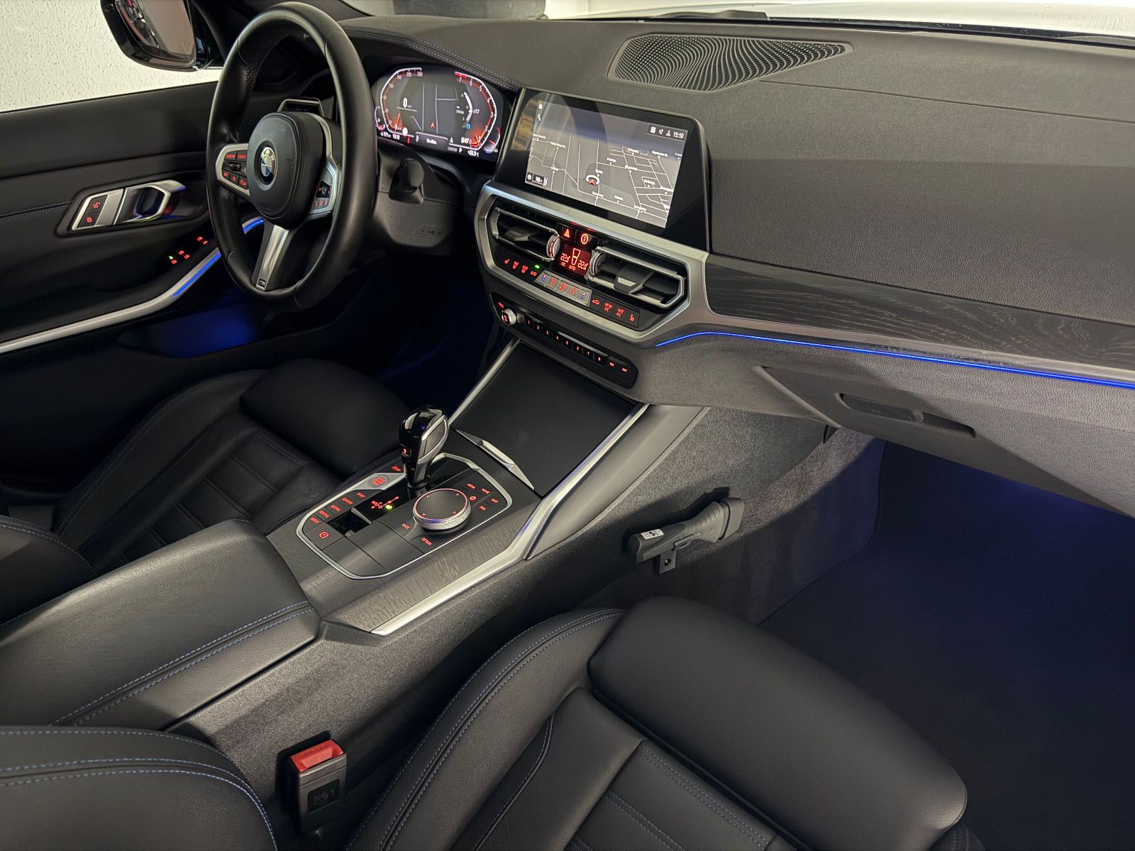 Fahrzeugabbildung BMW 330 i M SPORT/Hi-FI/VRTL COCKPIT/LASER/19% MwSt.