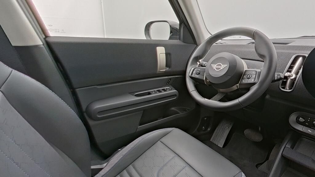 MINI One Countryman - Bild 11