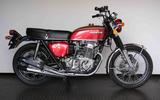Honda CB 750 Four K2 - restauriert -lieferung weltweit - HONDA CB 750 F2