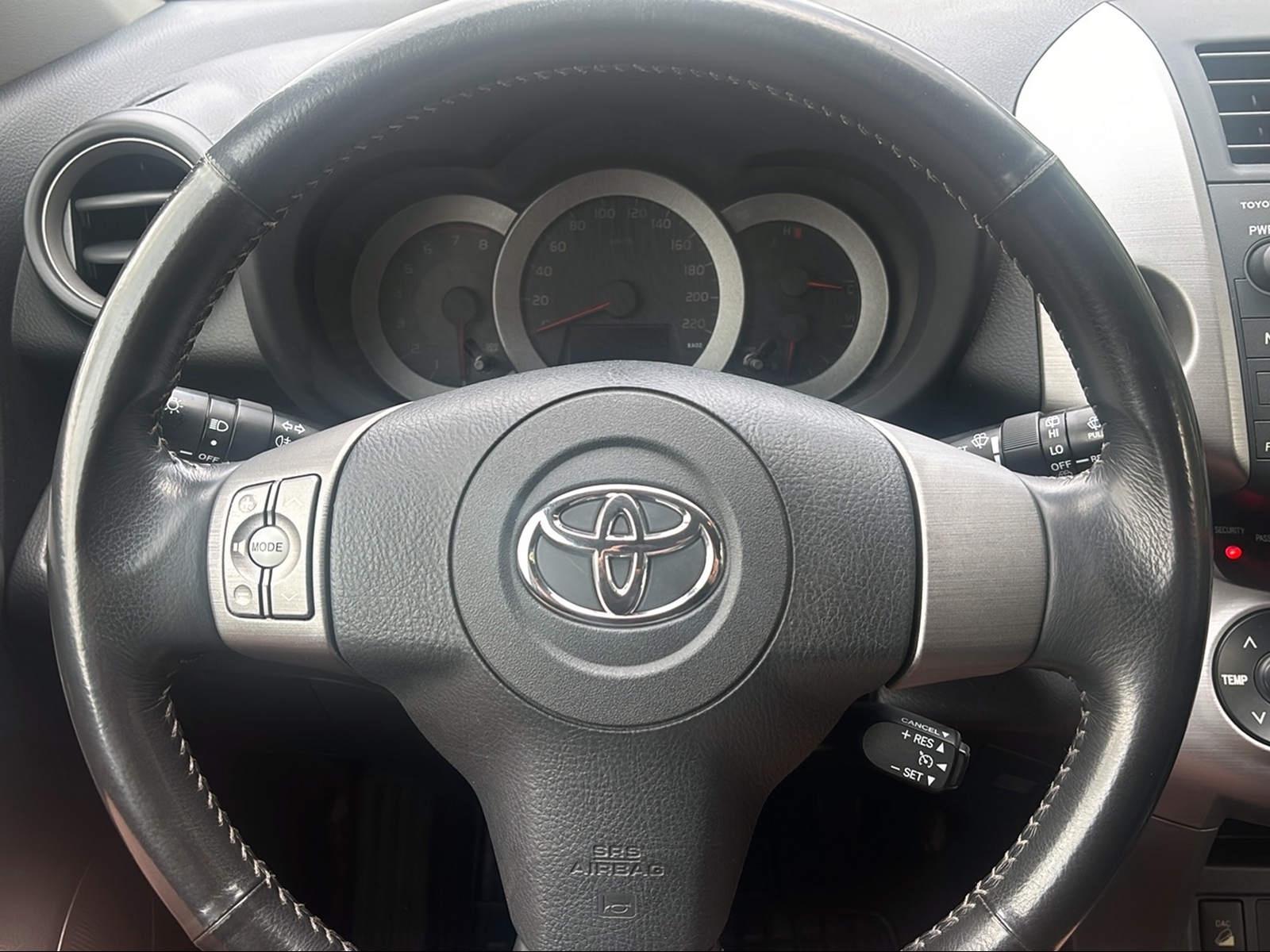 Toyota RAV 4 2.0 VVT-i 152ch - BVA - 4x4 - Climatisation automatique