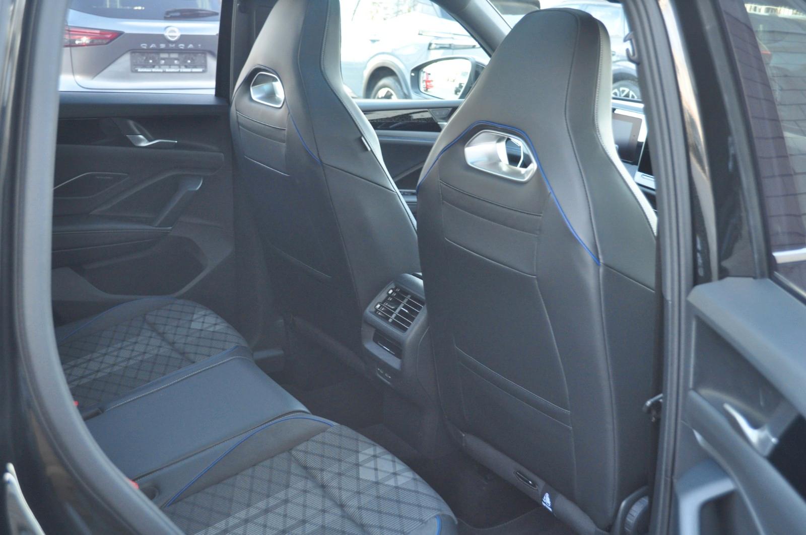 Volkswagen Tiguan 2.0 TDI  4Motion R-LINE/PANORAMA/AHK/GJR