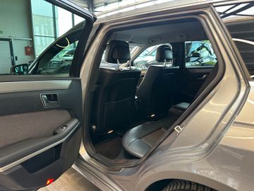 Mercedes-Benz E 250 CGI BlueEfficiency *Avantgarde*BiXenon*