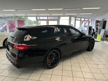 Fahrzeugabbildung Mercedes-Benz E 63S AMG T 4Matic*Keyless*360°Kamera*StHz*HUD*