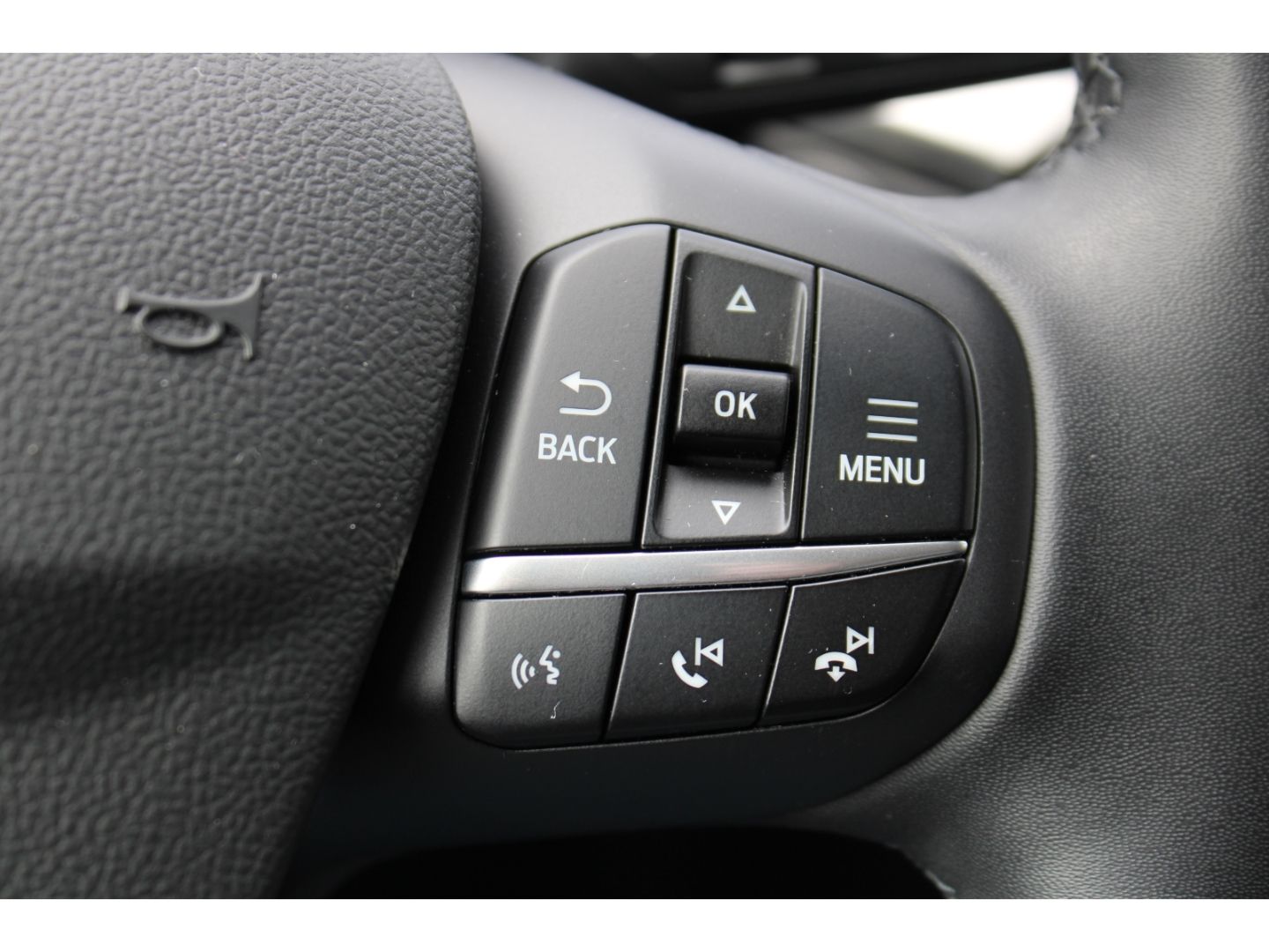 Fahrzeugabbildung Ford Kuga Plug-In Hybrid PHEV Titanium Automatik Navi