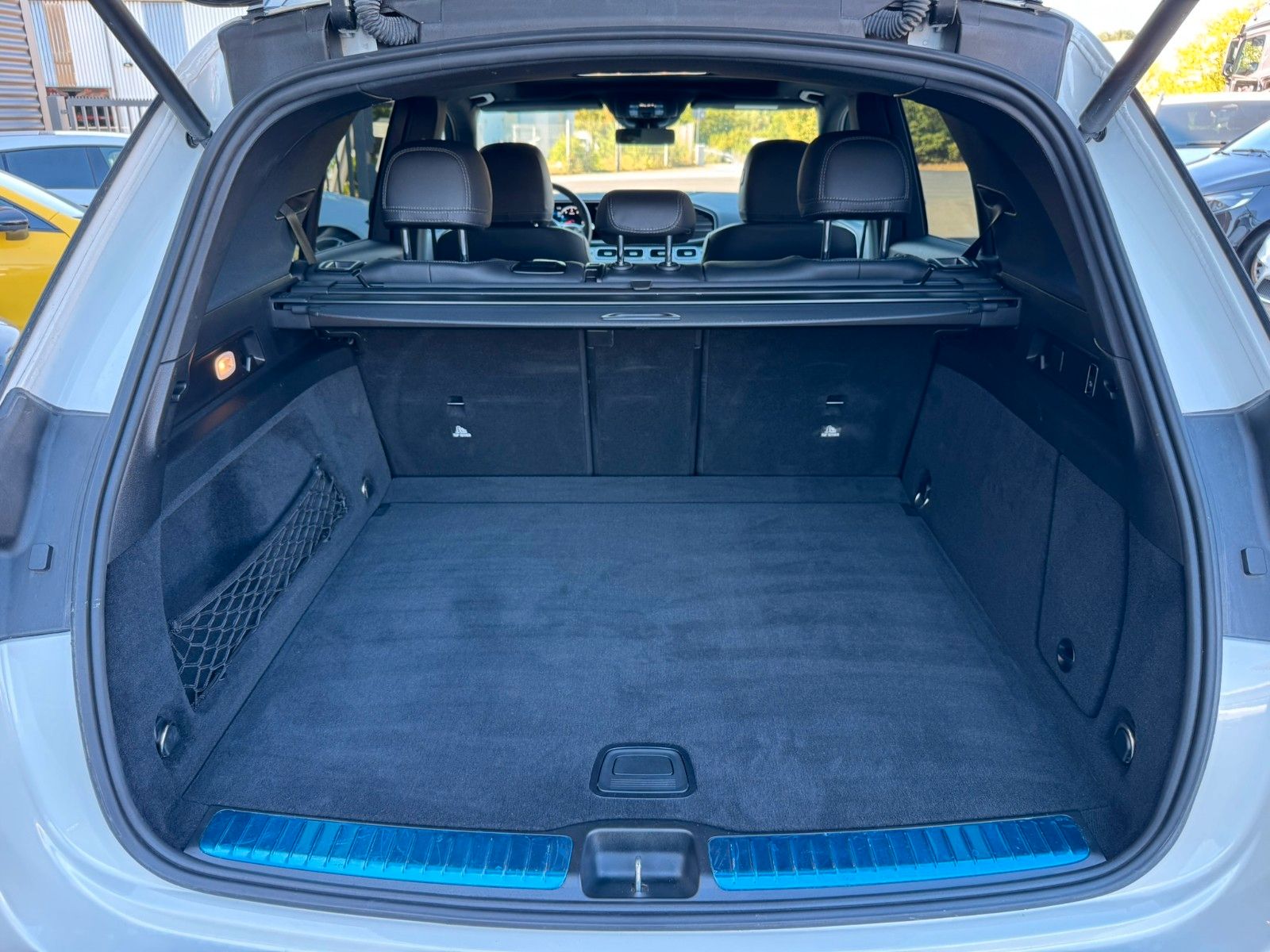 Fahrzeugabbildung Mercedes-Benz GLE 450 4M AMG+Distr+Pano+Night
