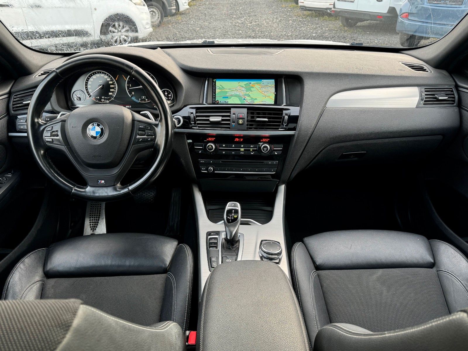 Fahrzeugabbildung BMW X4 xDrive30d M SPORTPAKET Sport-Aut. Navi Leder