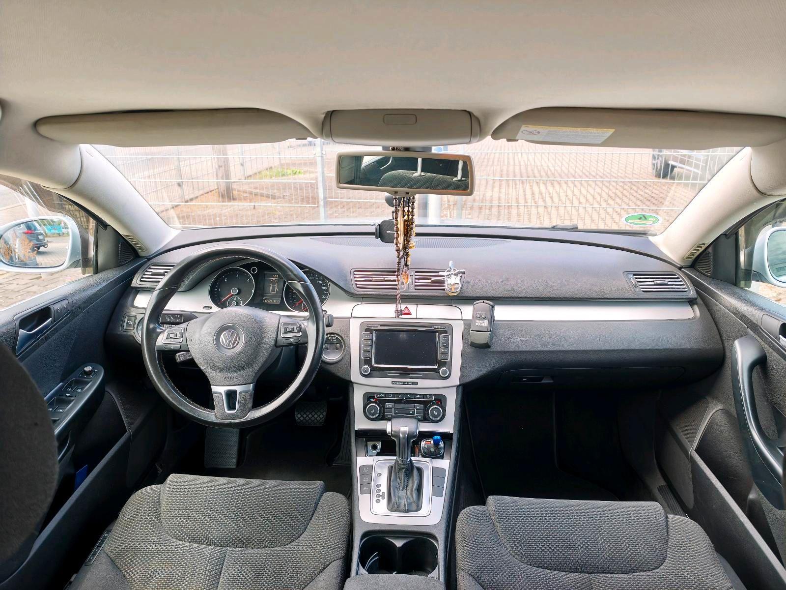 Volkswagen Passat 2010 — photo 10