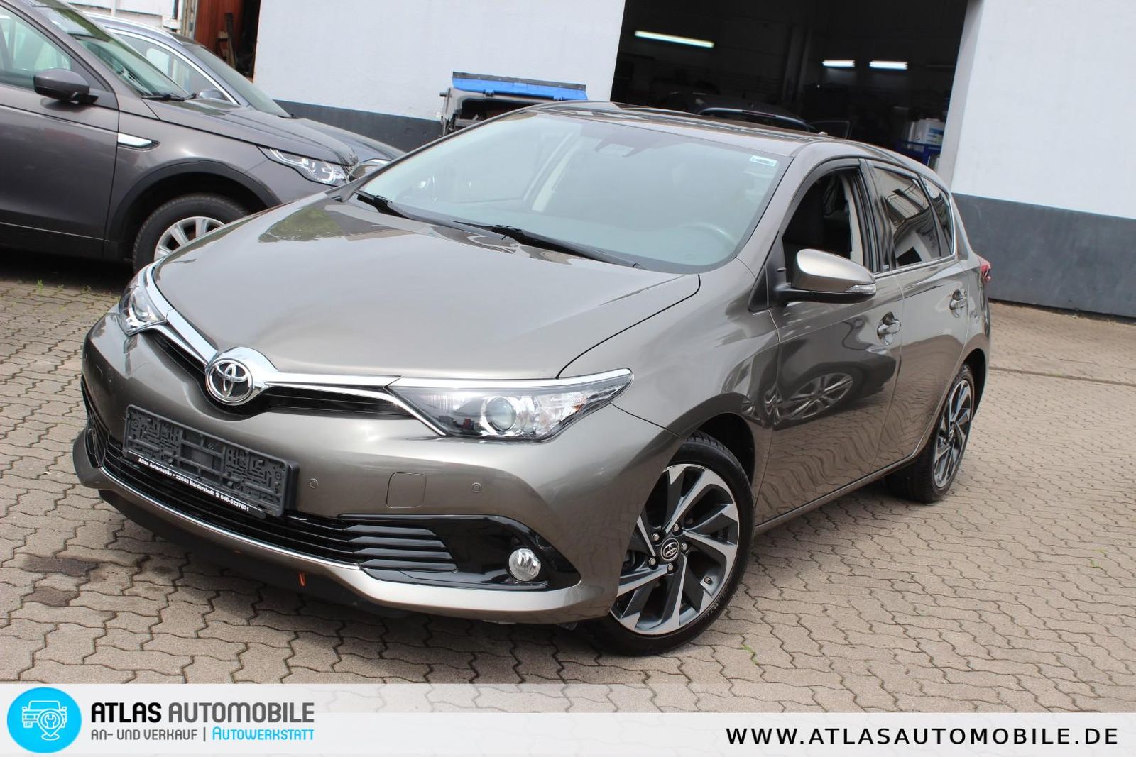 TOYOTA Auris