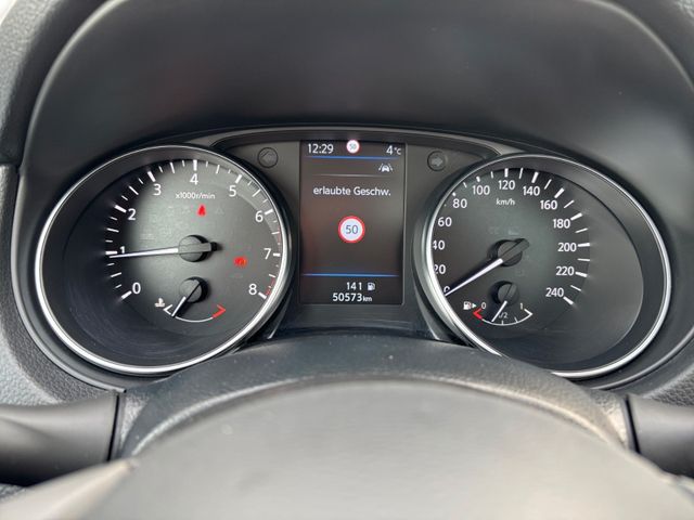 Nissan Qashqai 1,3 Zama AHK Glasdach