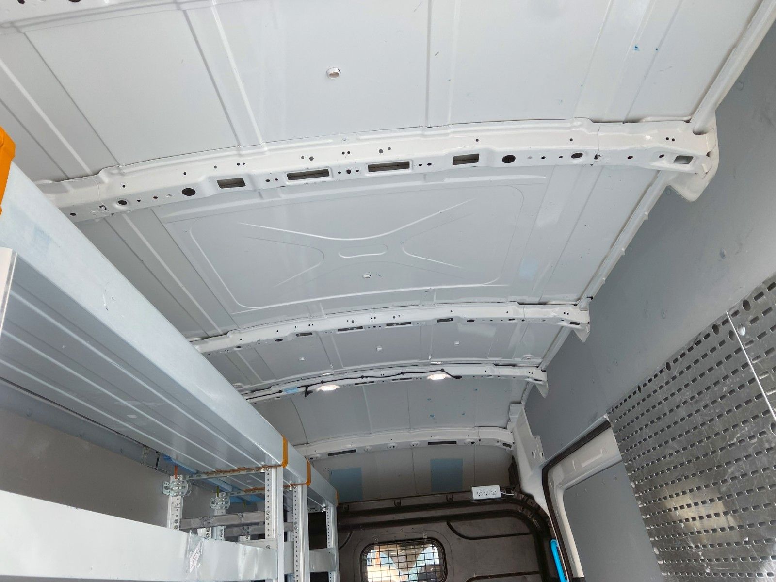 Fahrzeugabbildung Ford Transit Kasten 350 L3 Trend,AHK,STH,1Hd,Regale