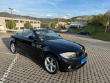 BMW 118i Cabrio | super Zustand | Fahrspaß pur - BMW 118 mit Benzin-Antrieb: Schwarz, Leder