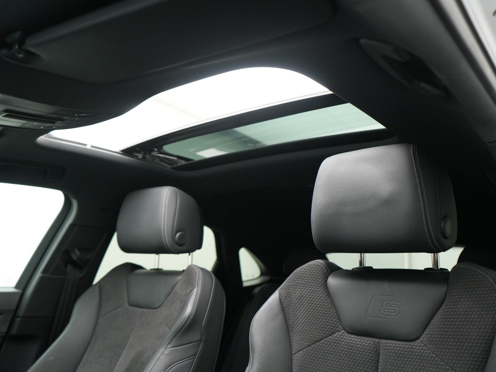 Audi Q3 Sportback 45 e S line S-TRON PANO SONOS AHK foto 4