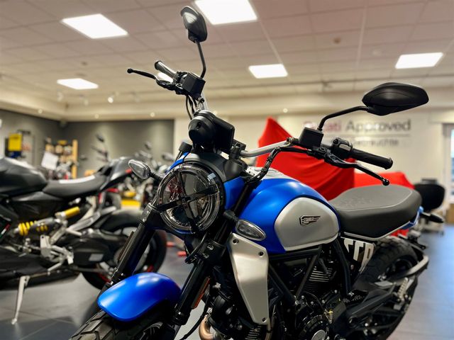 Ducati Scrambler Icon 2G Icon / blau metallic / sofort