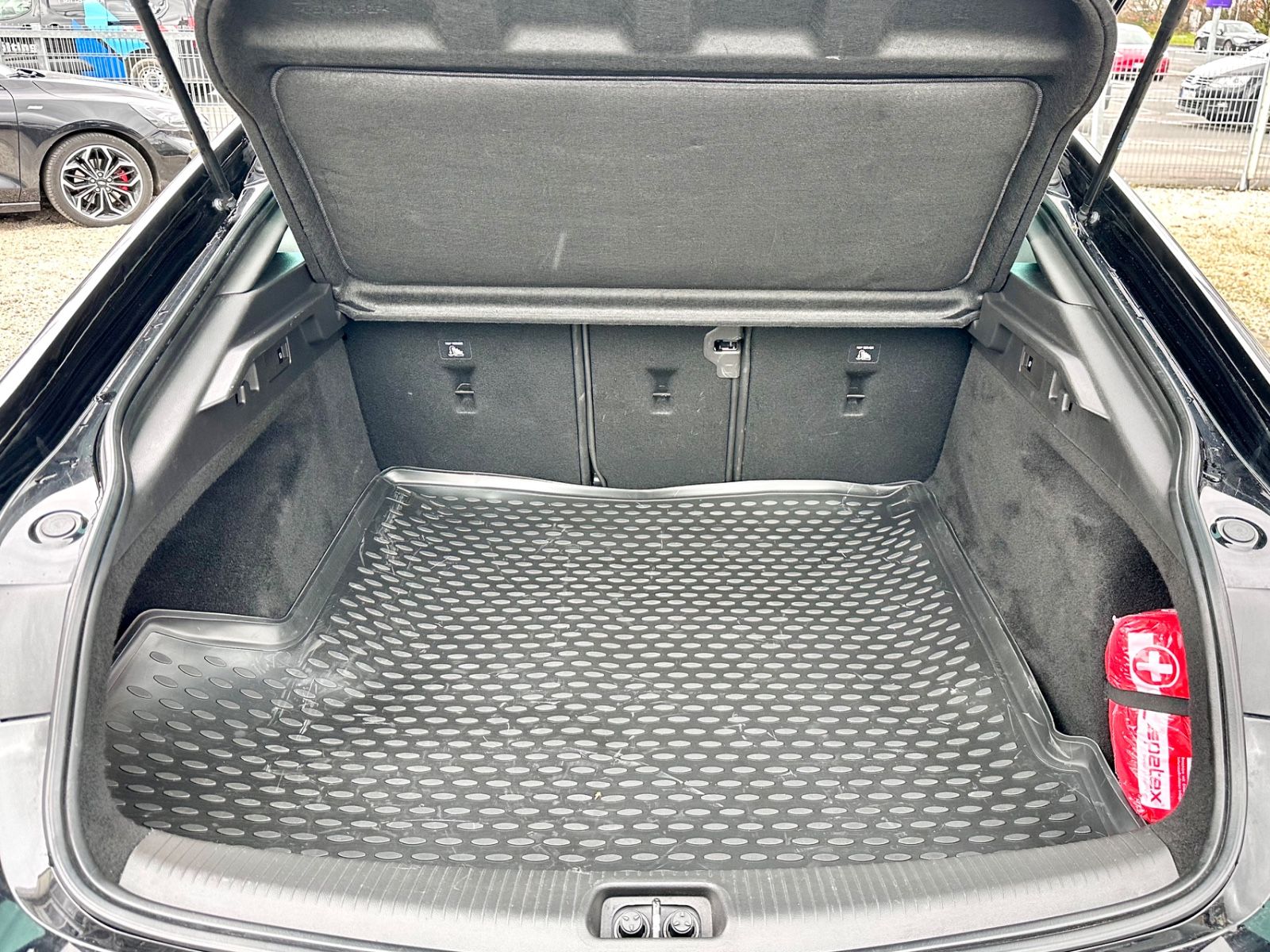 Fahrzeugabbildung Opel INSIGNIA B GRAND SPORT GSI 4x4*MOD.2019*