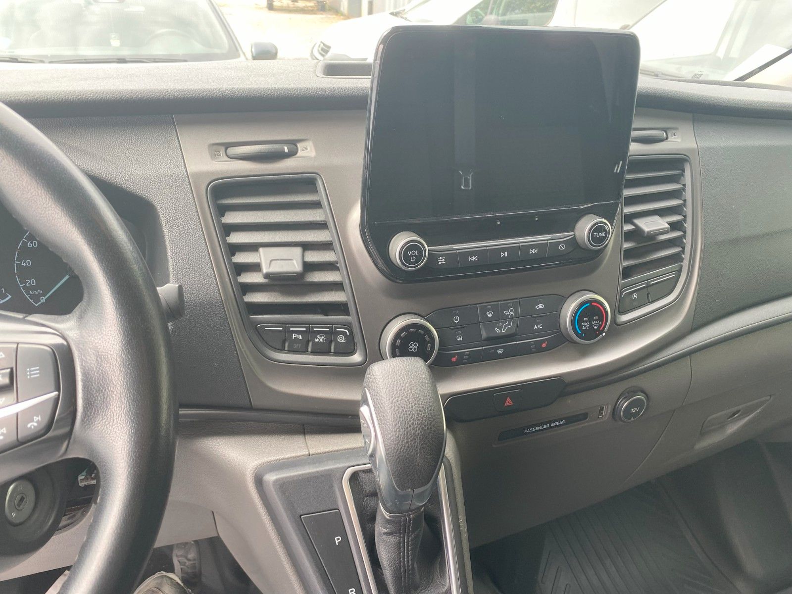 Fahrzeugabbildung Ford Transit Custom Kasten 300 L2 Trend,AHK,Automatic