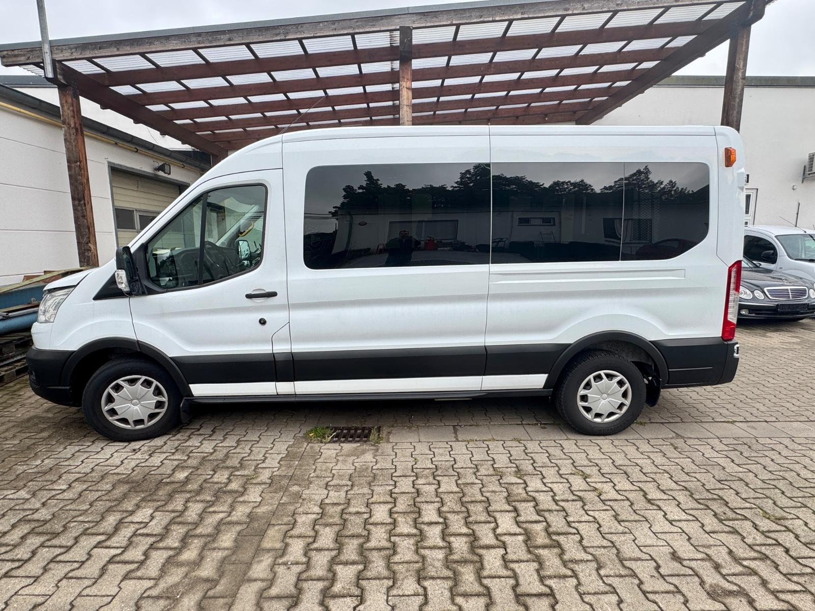 Ford Transit 350 L3 9 Sitze Rollstuhl