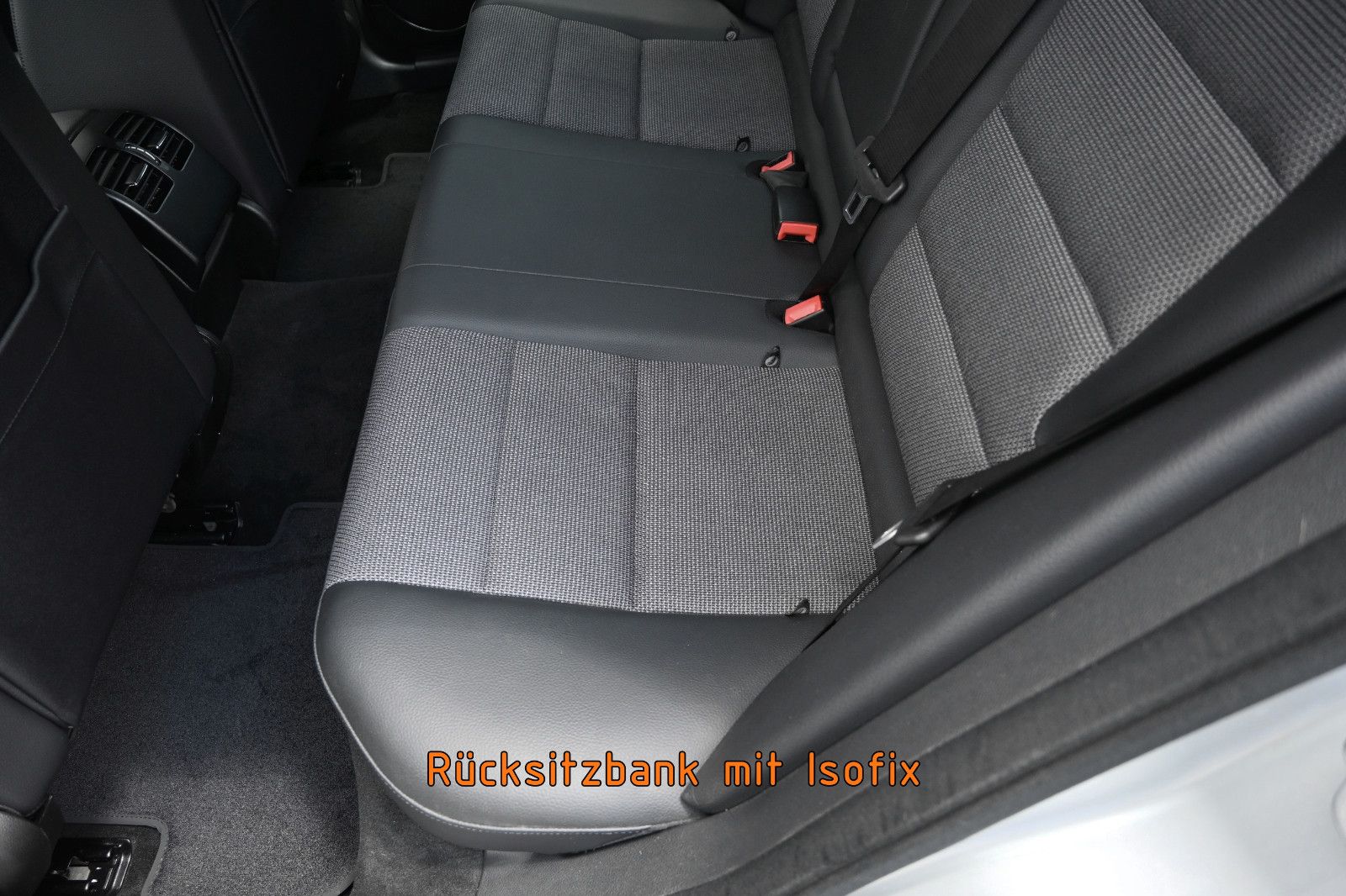 Fahrzeugabbildung Mercedes-Benz C 250 T BlueEFF. AVANTGARDE Facelift °AHK°COMAND