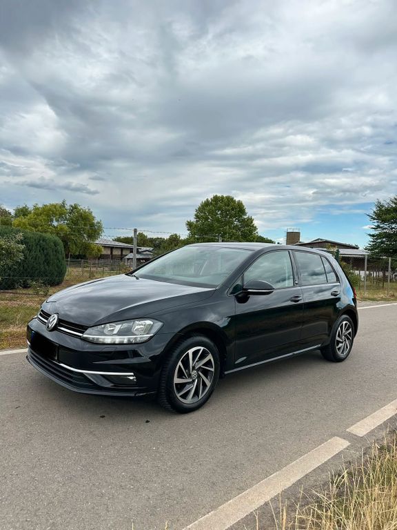 Image of Volkswagen Golf