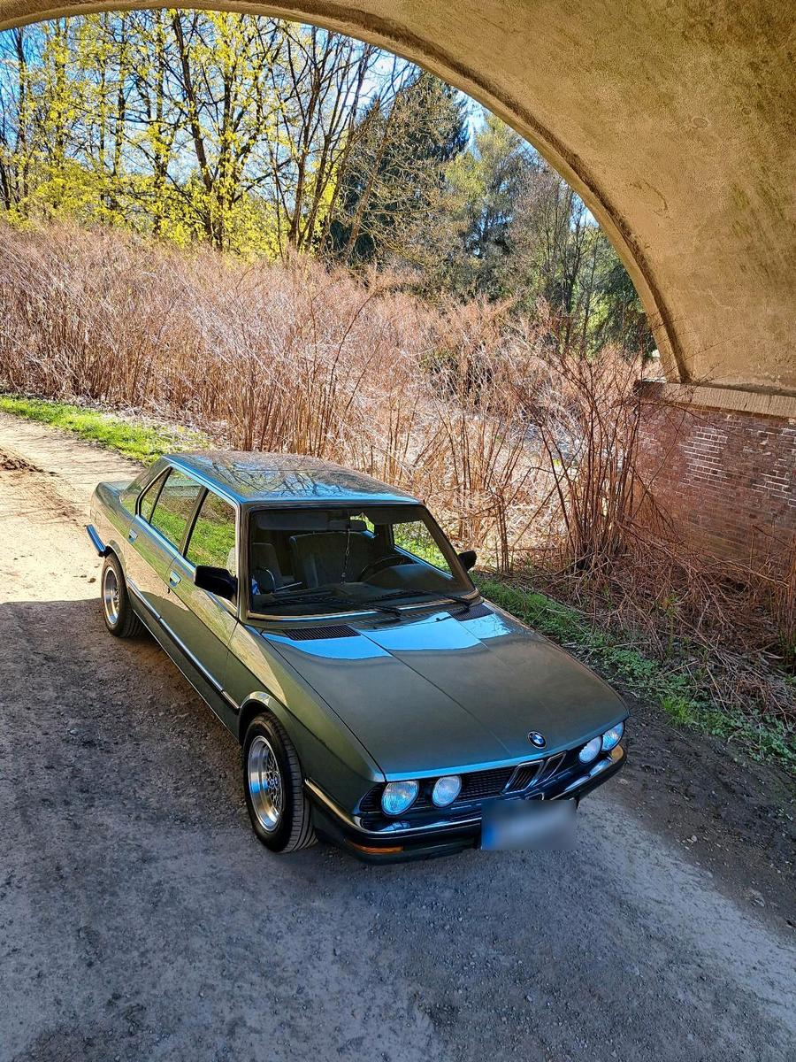 BMW 525