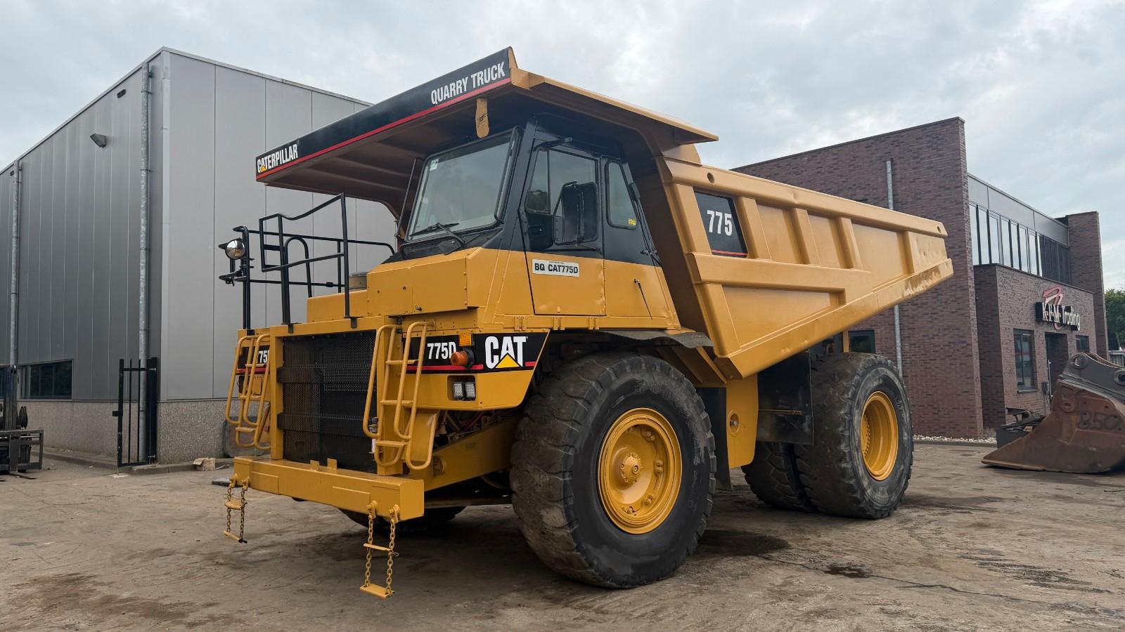 CAT 775D