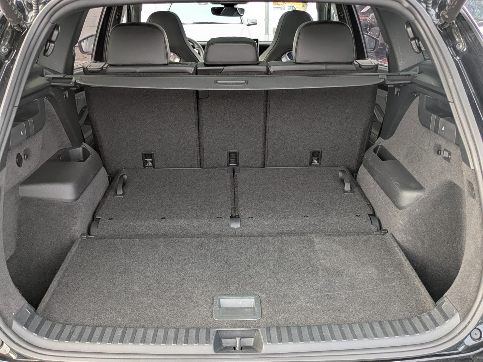 Fahrzeugabbildung Volkswagen Tayron 2.0 TDI 4M R-Line 7Si*MATRIX*AHK*PANO*HUD